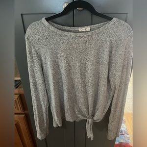 Cute top with tie in front